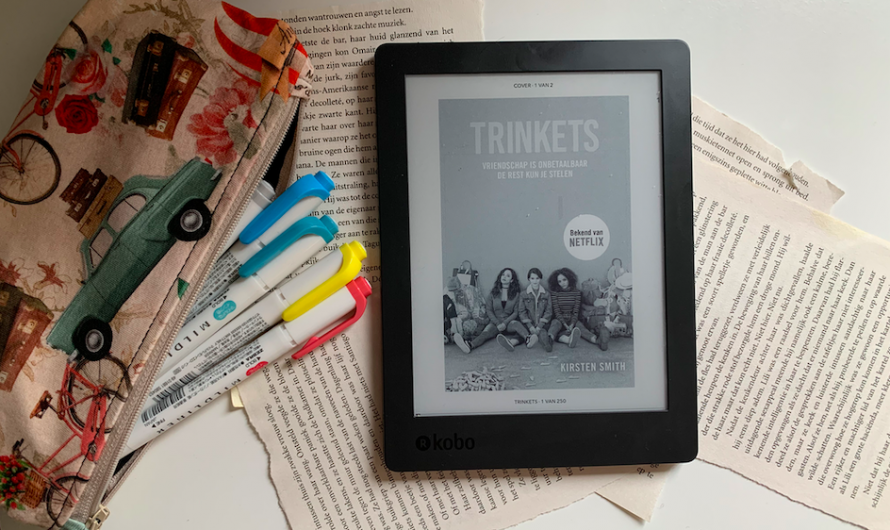 Trinkets – Kirsten Smith